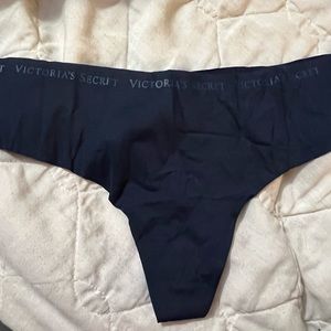 Victoria’s Secret No Show Thong size Medium New with Tags